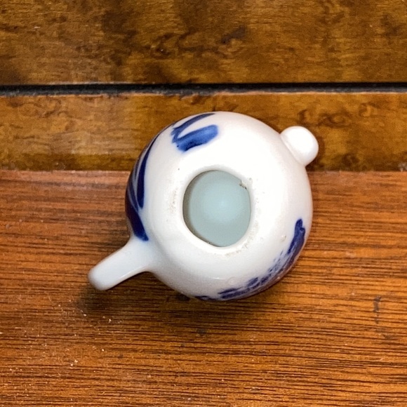Vintage Miniature Delft Blue & White Hand Painted Ceramic Tea Pot Enesco Korea - Picture 6 of 6